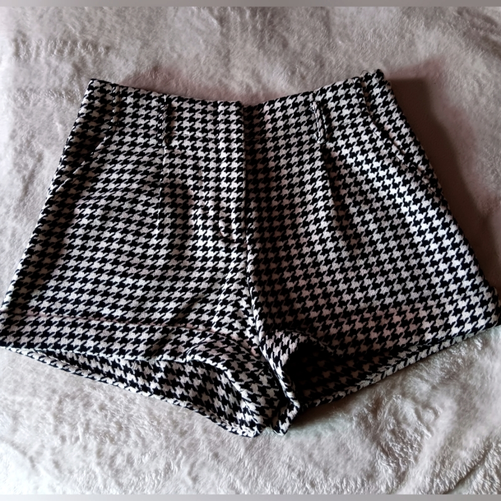 XXI, Black And White Checkered Dress Shorts, Size M